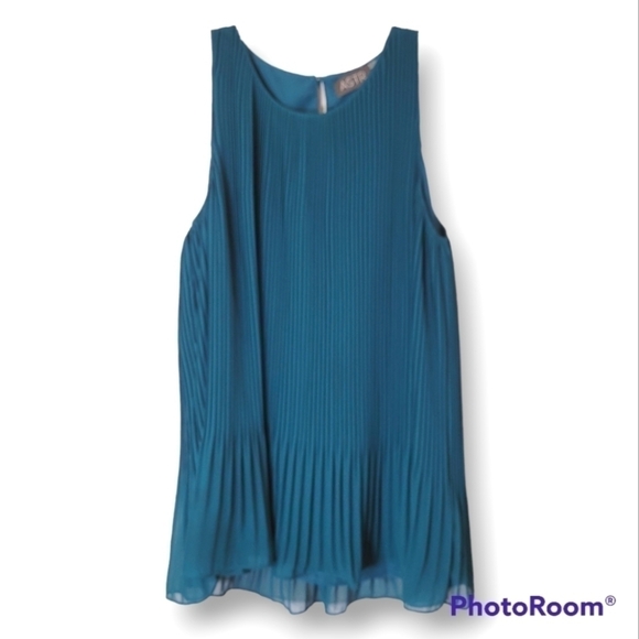 ❤️Astr teal green chiffon pleated lined sleeveless top - Picture 1 of 7